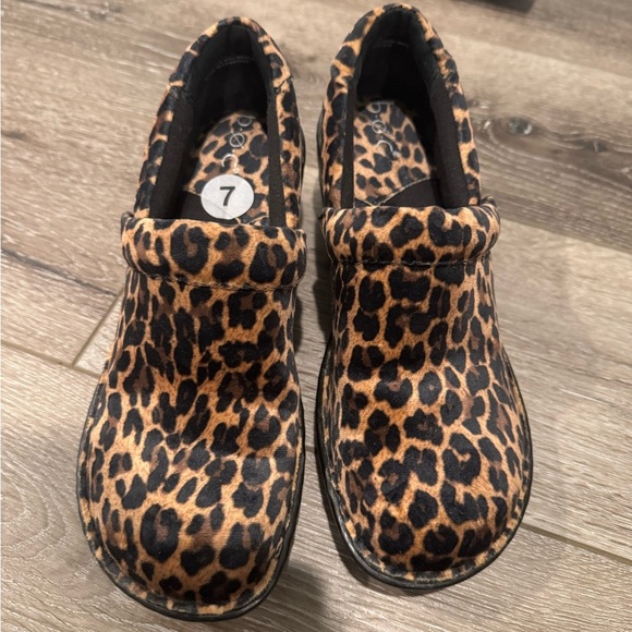 b.o.c. Women's Peggy Clog Leopard faux fur - Picture 2 of 8